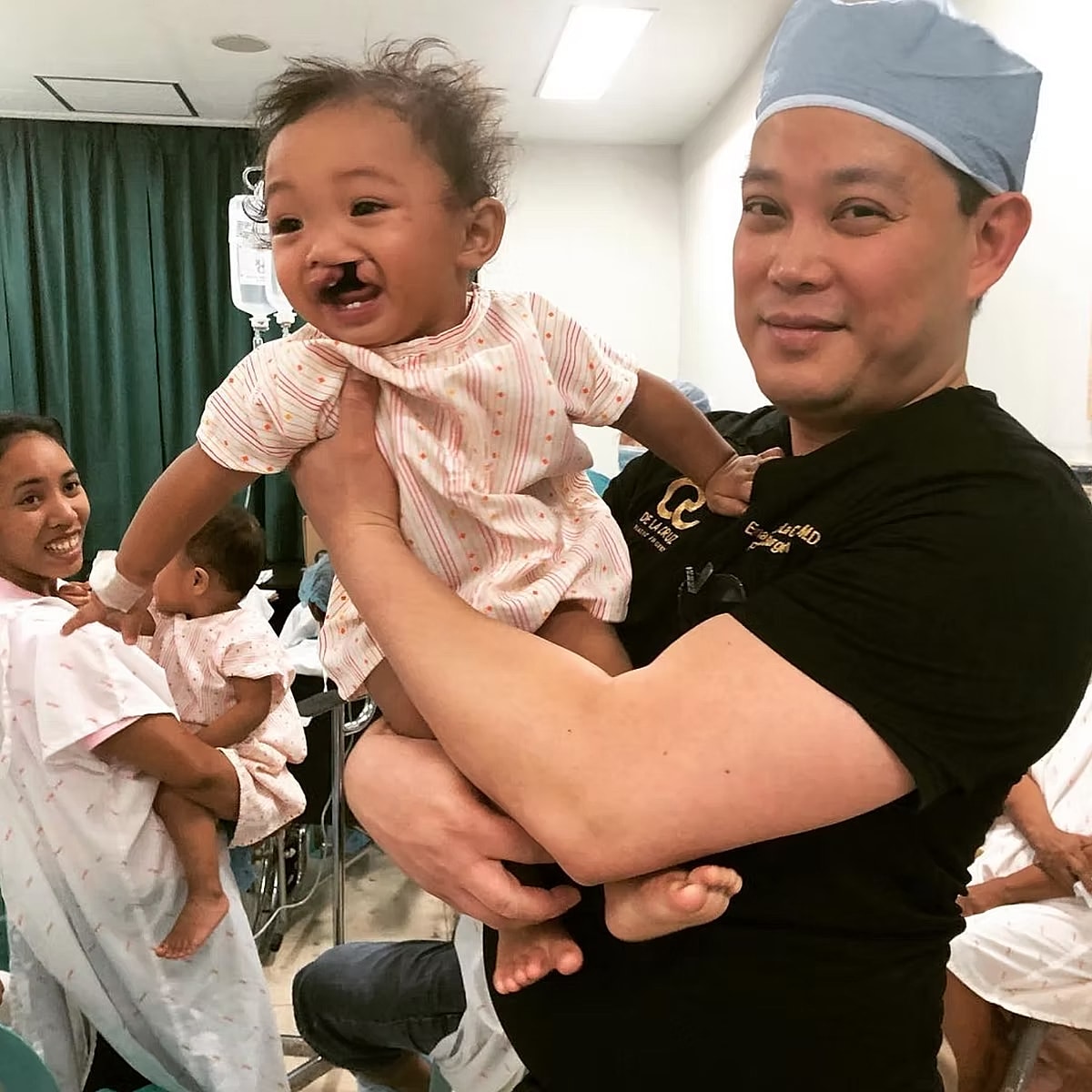 dr emmanuel de la cruz plastic surgeon.p